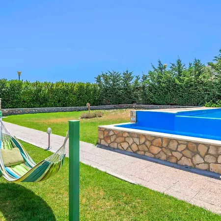 Emerald Villa